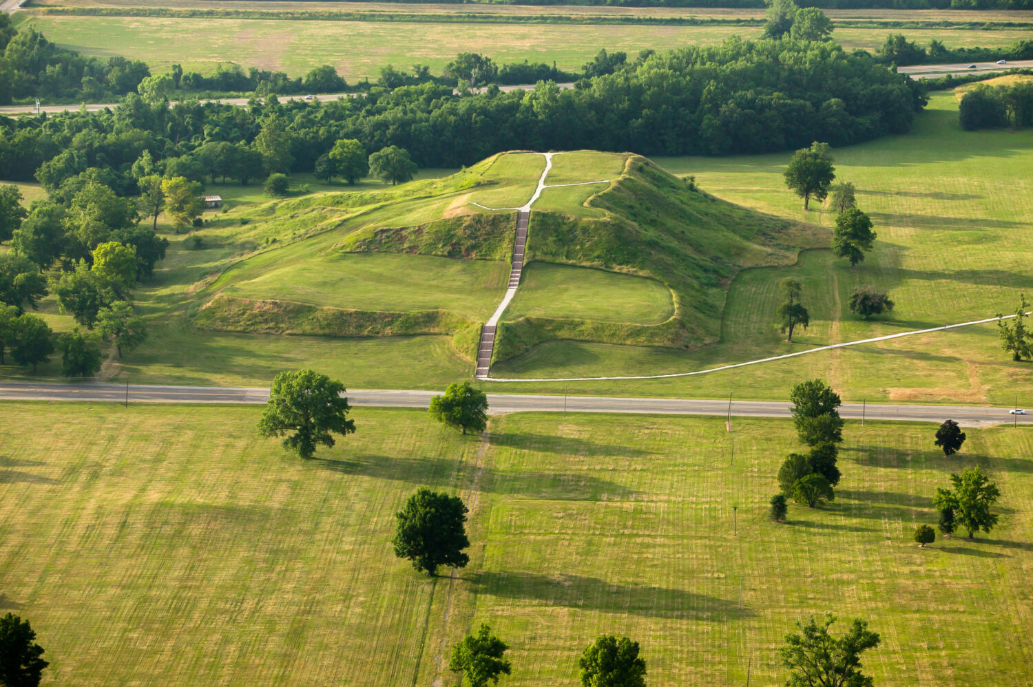 burial mound of Cahokia for State Building in the Americas unit